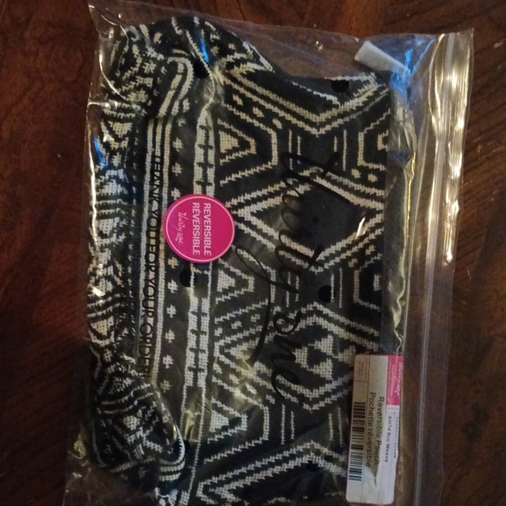 Thirty one reversible pouch